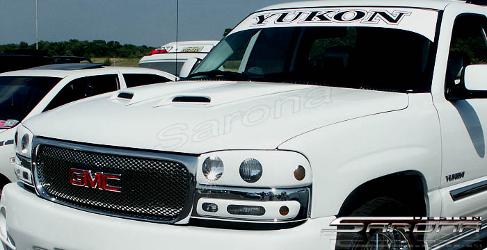 Custom GMC Yukon Denali   XL Hood Scoop  SUV/SAV/Crossover (2001 - 2006) - $225.00 (Manufacturer Sarona, Part #GM-003-HS)